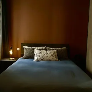 Accommodatie bij particulieren Airport Bedroom With Your Own Private Bathroom Self Check In And Self Check Out Air-condition Included, Mqabba